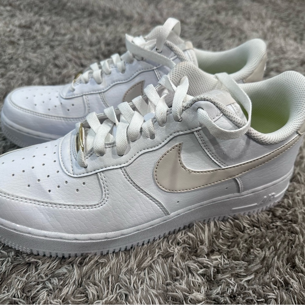 Nike Womens Air Force 1 ‘07 Sneakers